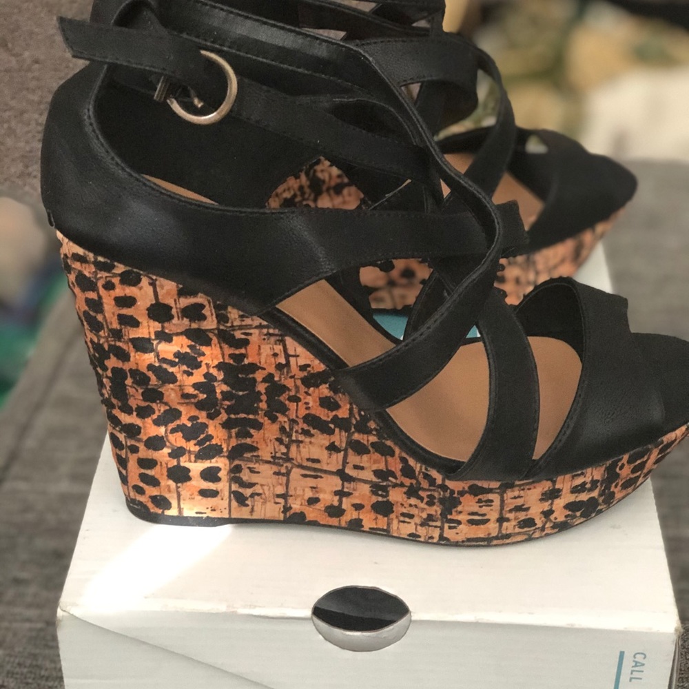 Wedges (Call it Spring) - Picture 4 of 7